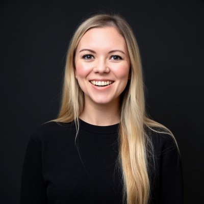 Portrait of Cath Larimer
